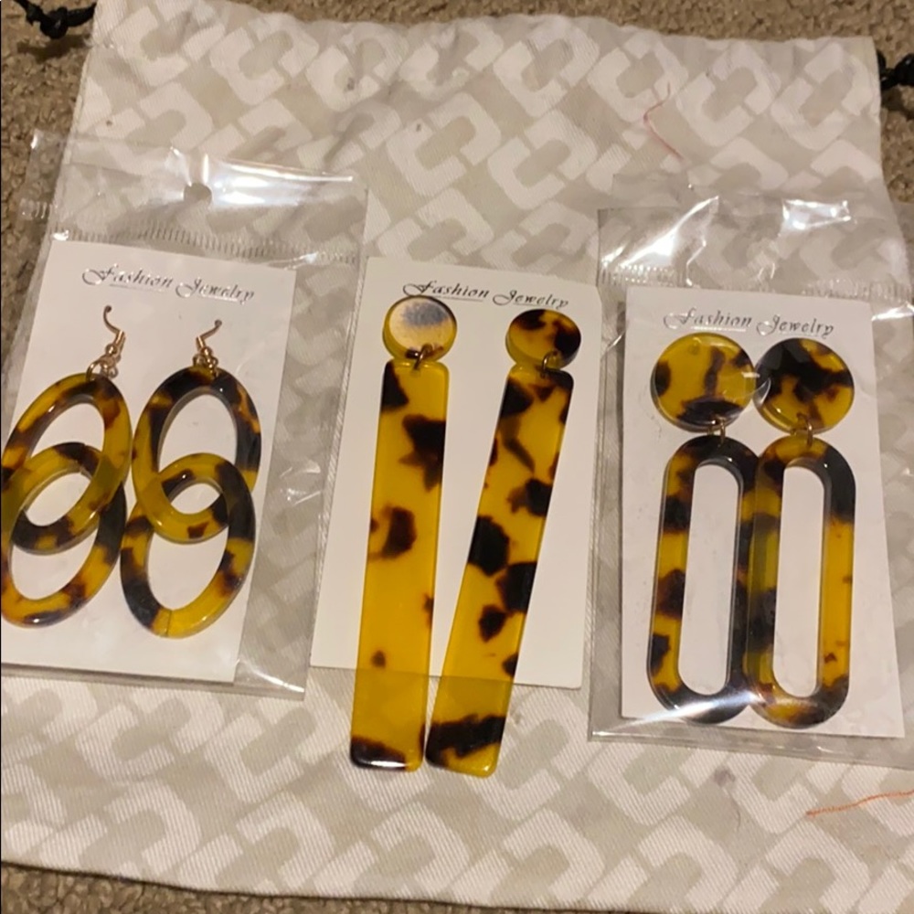 3 pack- fashion jewelry tortoise shell earrings